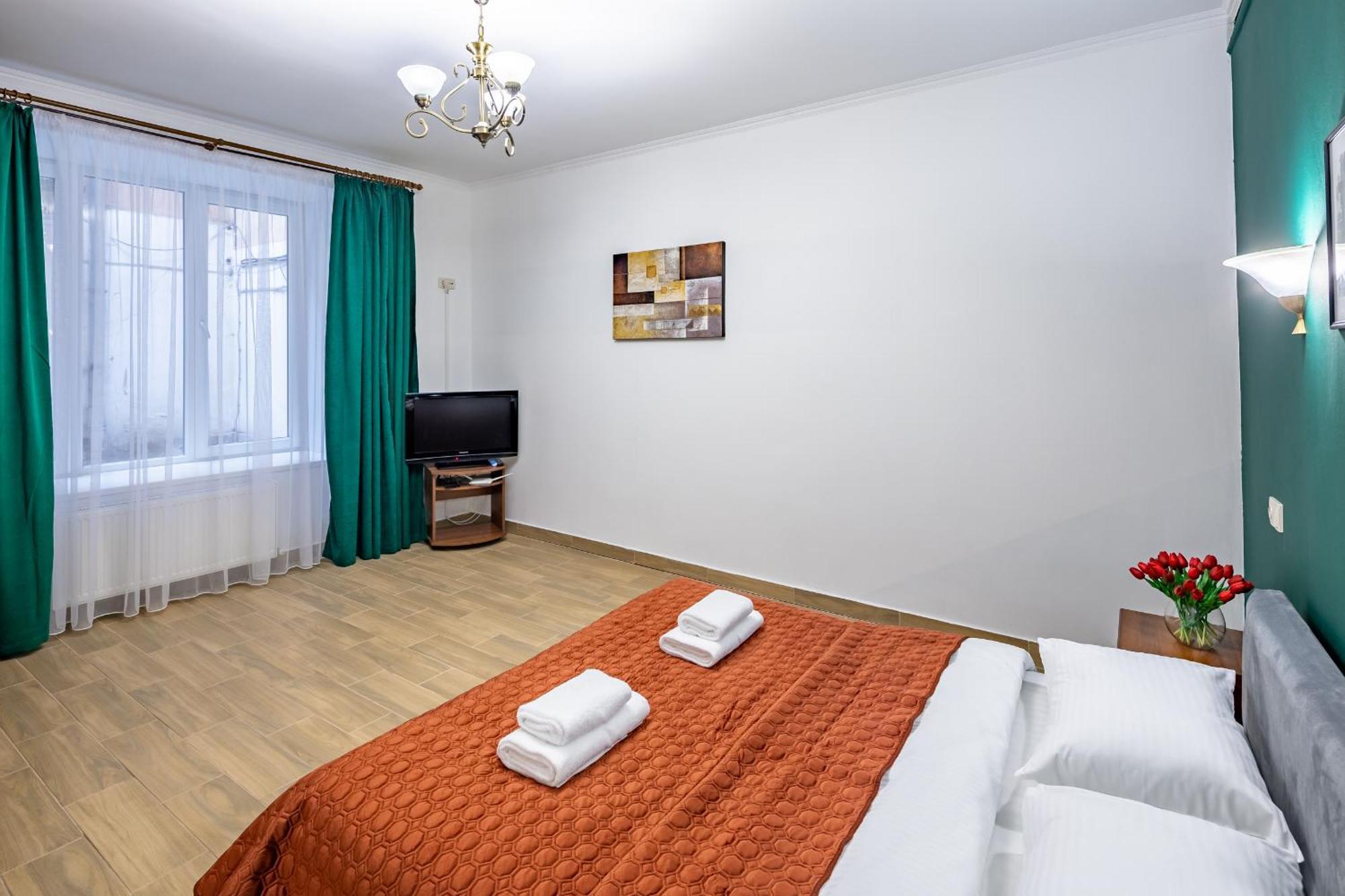 Complex Of Central Apartments Львов Экстерьер фото
